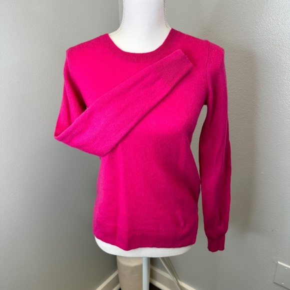 Saks Fifth Avenue 100% Cashmere Pink Long Sleeve Crew Neck Sweater size S/P - Picture 2 of 6